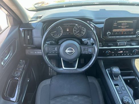 Used 2022 Nissan Pathfinder SV image 28