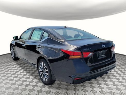 New 2025 Nissan Altima 2.5 SV image 3