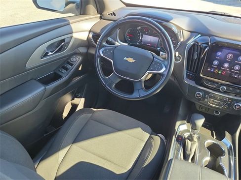 Used 2022 Chevrolet Traverse LT image 13