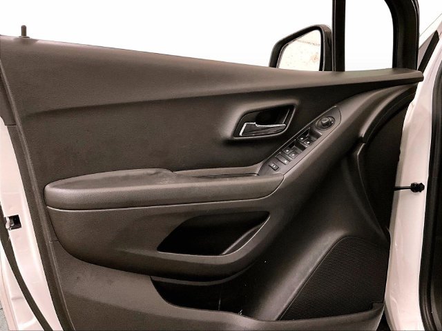 Used 2021 Chevrolet Trax LS w/ Tint and Cruise Package FWD image 22