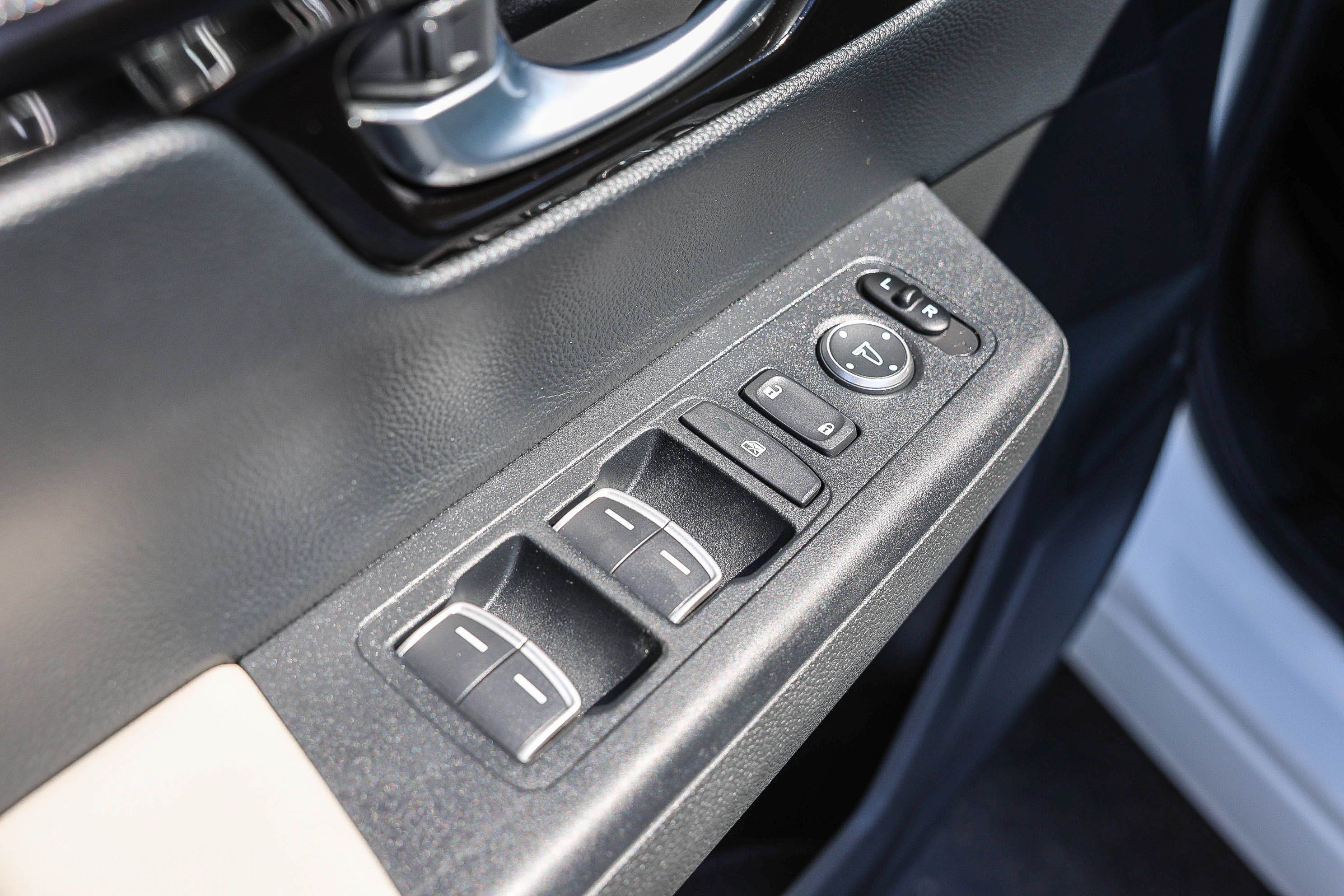 Certified 2025 Honda CR-V EX-L image 12