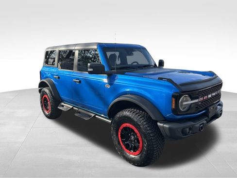 Used 2023 Ford Bronco Wildtrak image 8