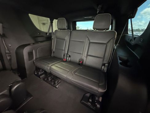 Used 2022 Chevrolet Suburban Premier AWD/4WD image 26