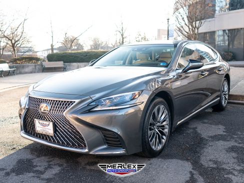 Used 2018 Lexus LS 500 AWD w/ Luxury Package image 3