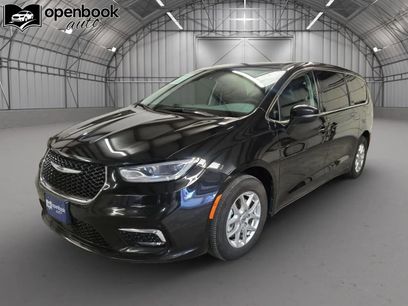 Used 2023 Chrysler Pacifica Touring-L