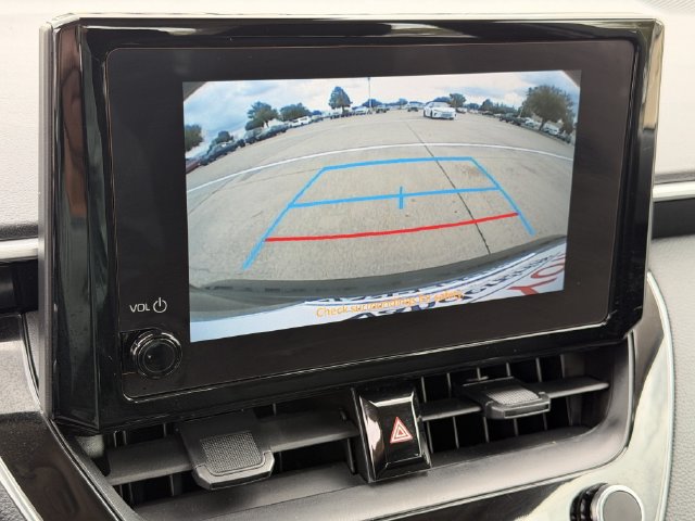 Used 2025 Toyota Corolla LE FWD image 17