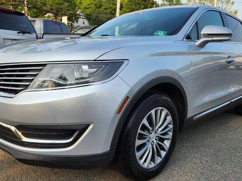 Used 2016 Lincoln MKX Select w/ Select Plus Package AWD/4WD image 7