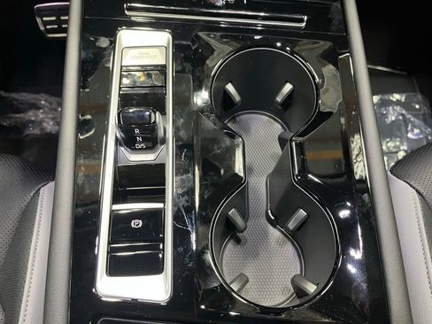 New 2026 Volkswagen Atlas Peak Edition image 14