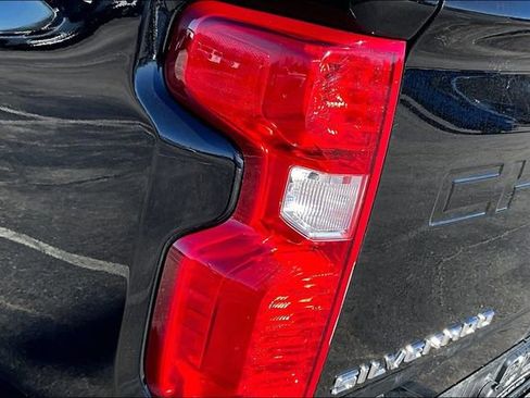 Used 2022 Chevrolet Silverado 3500 LTZ w/ LTZ Convenience Package image 24