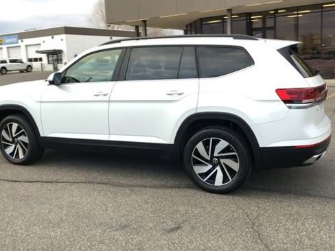 Used 2025 Volkswagen Atlas SE image 6