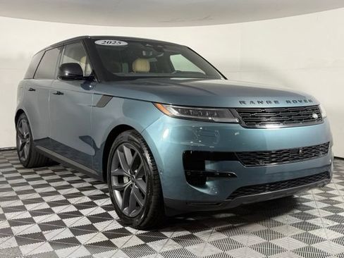 Used 2025 Land Rover Range Rover Sport SE AWD/4WD image 10