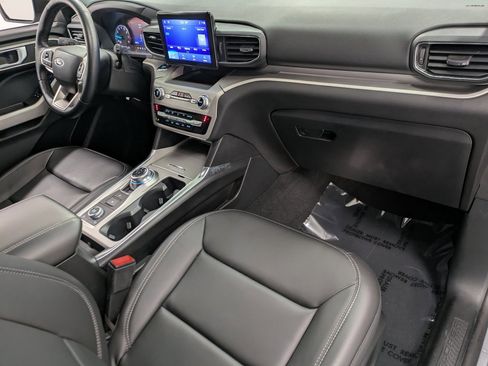 Used 2022 Ford Explorer XLT w/ Equipment Group 202A image 29