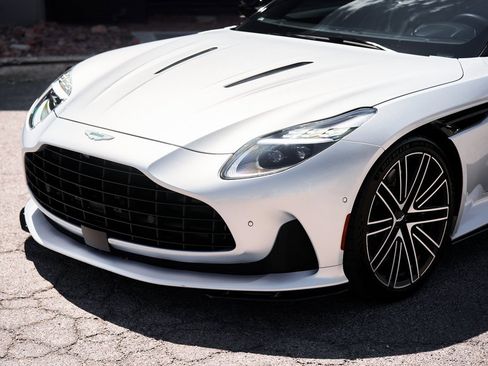 Used 2024 Aston Martin DB12 Coupe image 6