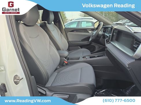 New 2026 Volkswagen Tiguan SE R-Line image 11