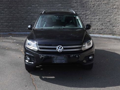 Used 2016 Volkswagen Tiguan SE image 3