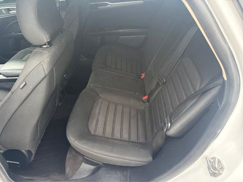 Used 2019 Ford Fusion SE AWD/4WD image 12