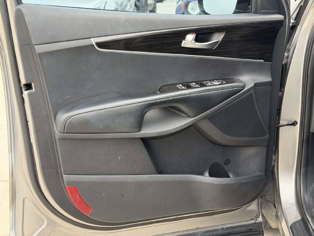 Used 2019 Kia Sorento FWD w/ LX Convenience Package image 17