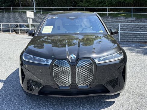 Used 2024 BMW iX xDrive50 w/ Premium Package AWD/4WD image 2