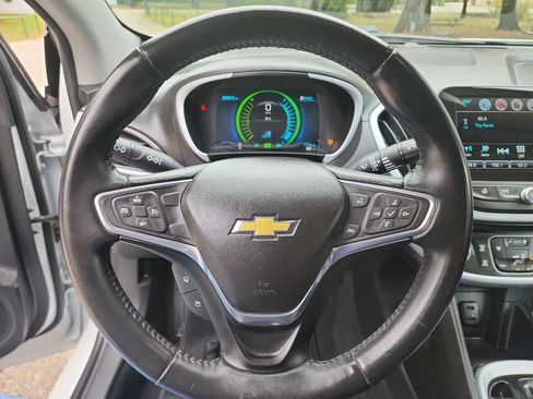 Used 2016 Chevrolet Volt LT image 16