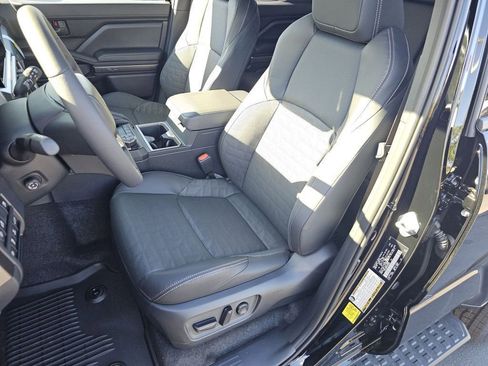 Used 2025 Toyota 4Runner TRD Off-Road Premium image 6