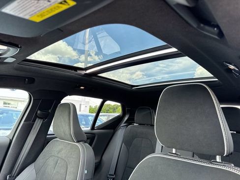Used 2023 Volvo XC40 Recharge Ultimate w/ Protection Package Premier AWD/4WD image 18