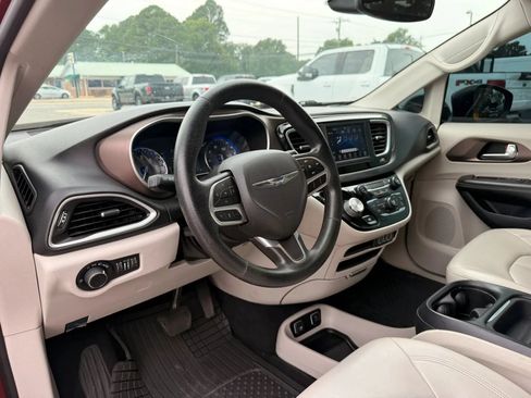 Used 2021 Chrysler Voyager Lxi FWD image 11
