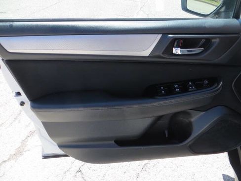 Used 2016 Subaru Outback 2.5i Premium image 16