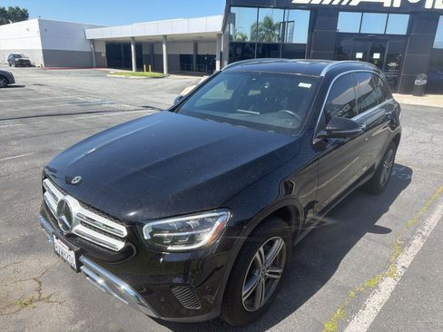 Used 2021 Mercedes-Benz GLC 300 image 2