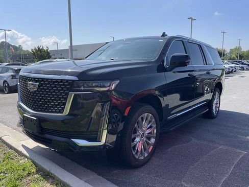 Used 2023 Cadillac Escalade ESV Premium Luxury RWD image 2