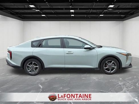 Used 2025 Kia K4 LXS image 9