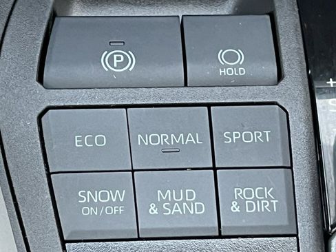 Used 2023 Toyota RAV4 LE image 25