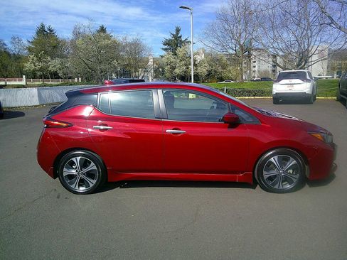 Used 2020 Nissan Leaf SV w/ SV All Weather Package image 6