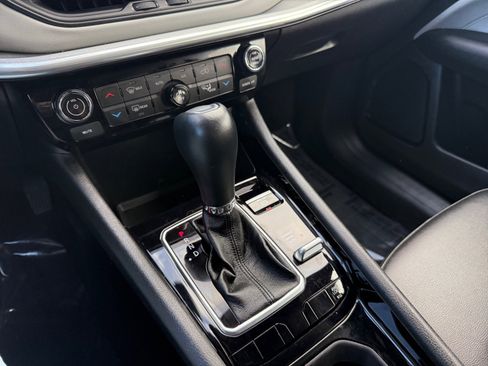 Used 2023 Jeep Compass Limited image 13