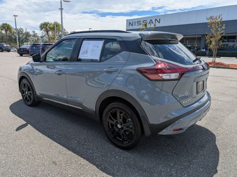 Certified 2021 Nissan Kicks SR FWD image 6