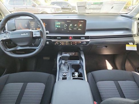 New 2026 Kia Sorento LX FWD image 8