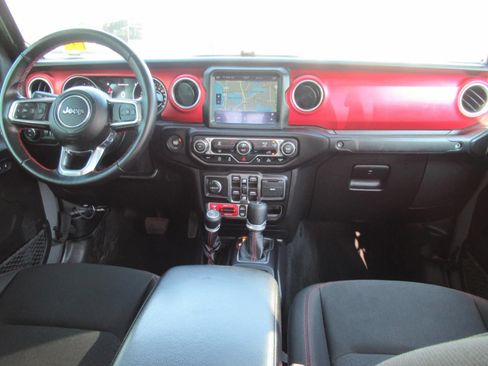 Used 2021 Jeep Gladiator Rubicon AWD/4WD image 15