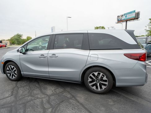 Certified 2025 Honda Odyssey EX-L image 4