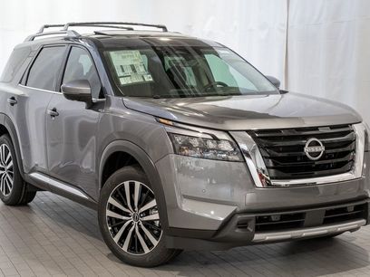 New 2025 Nissan Pathfinder Platinum w/ Cargo Package