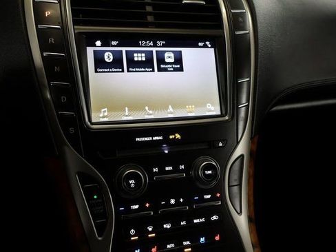 Used 2019 Lincoln Nautilus Reserve image 22