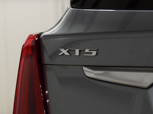 Used 2024 Cadillac XT5 Premium Luxury w/ Technology Package image 23