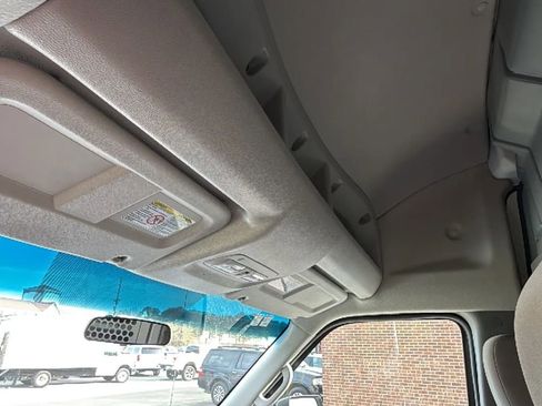 Used 2014 Nissan NV 2500 SV w/ Side & Curtain Airbag Package RWD image 18