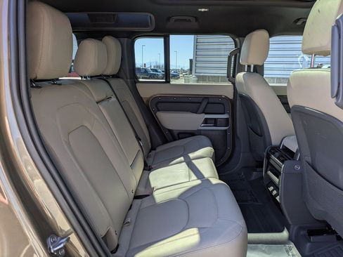Certified 2023 Land Rover Defender 110 SE image 28