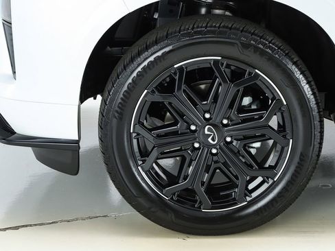 New 2026 INFINITI QX80 4WD image 5