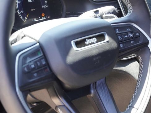 Used 2024 Jeep Grand Cherokee Altitude AWD/4WD image 25