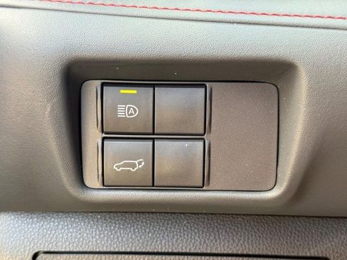 Used 2022 Toyota Highlander XSE FWD image 28