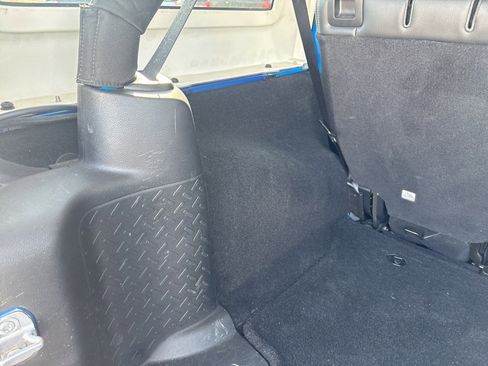 Used 2014 Jeep Wrangler Unlimited Sahara image 7