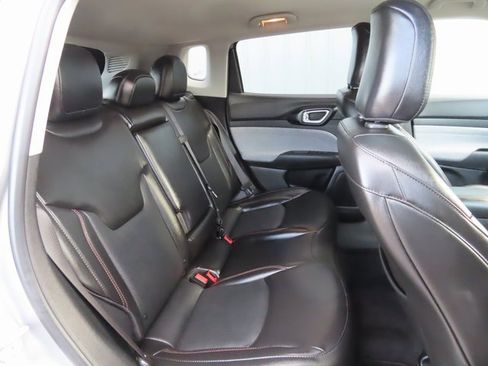 Used 2022 Jeep Compass Latitude image 29