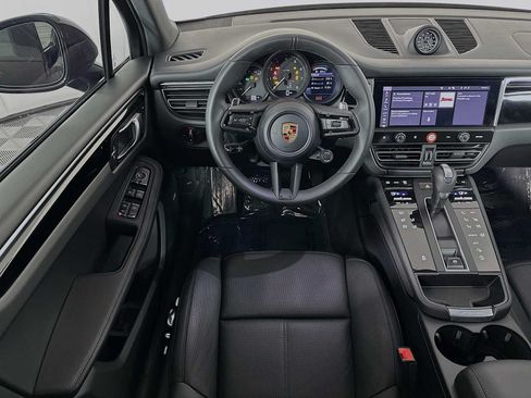 Certified 2026 Porsche Macan AWD/4WD image 24