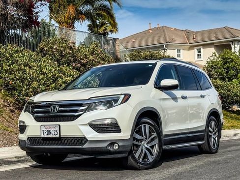 Used 2016 Honda Pilot Elite image 2
