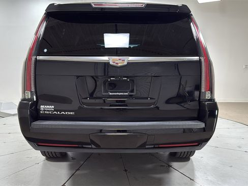 Used 2019 Cadillac Escalade ESV Premium Luxury image 4